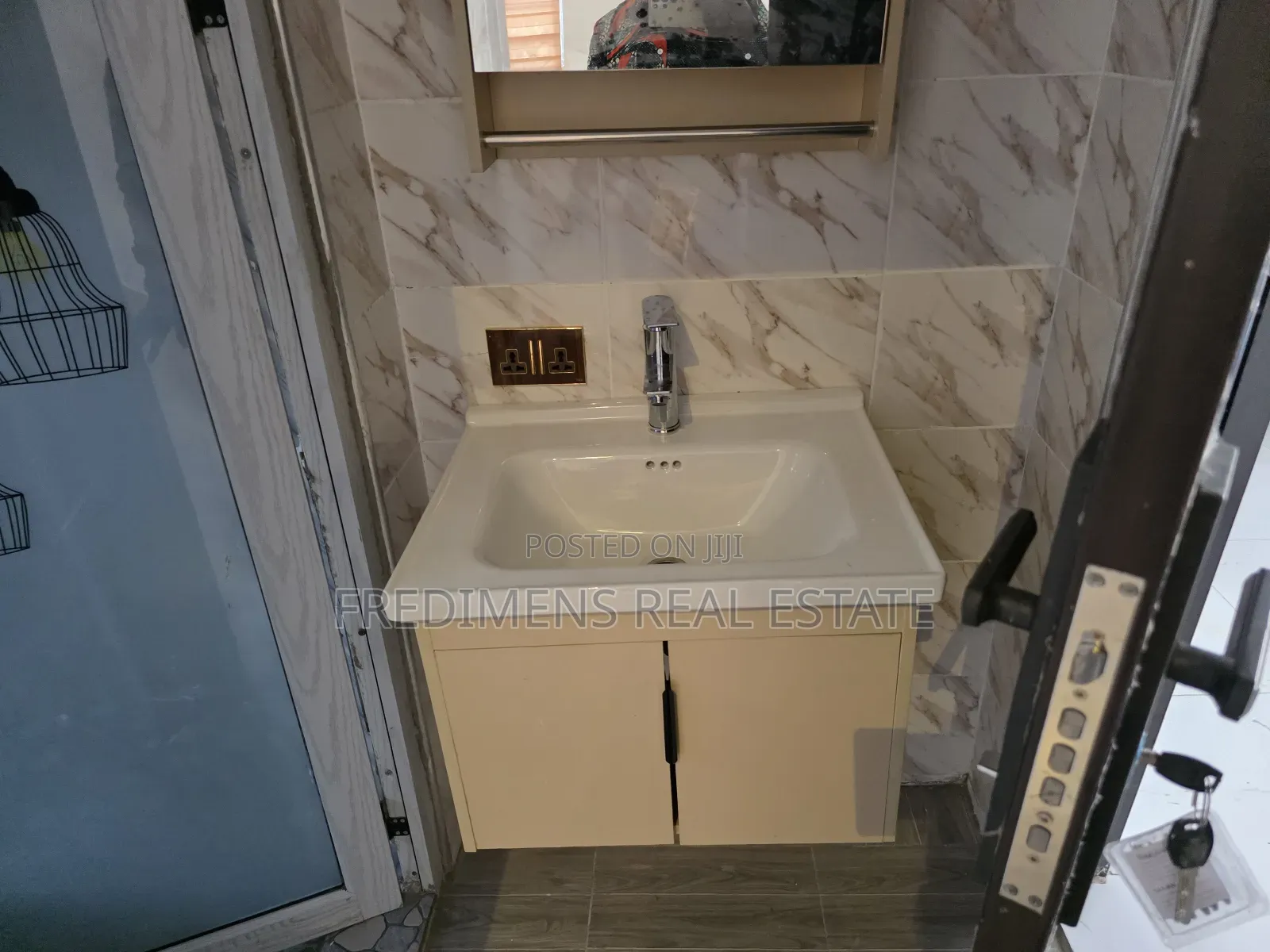 5bdrm Apartment in Fredimens Real, Kumasi Metropolitan for sale