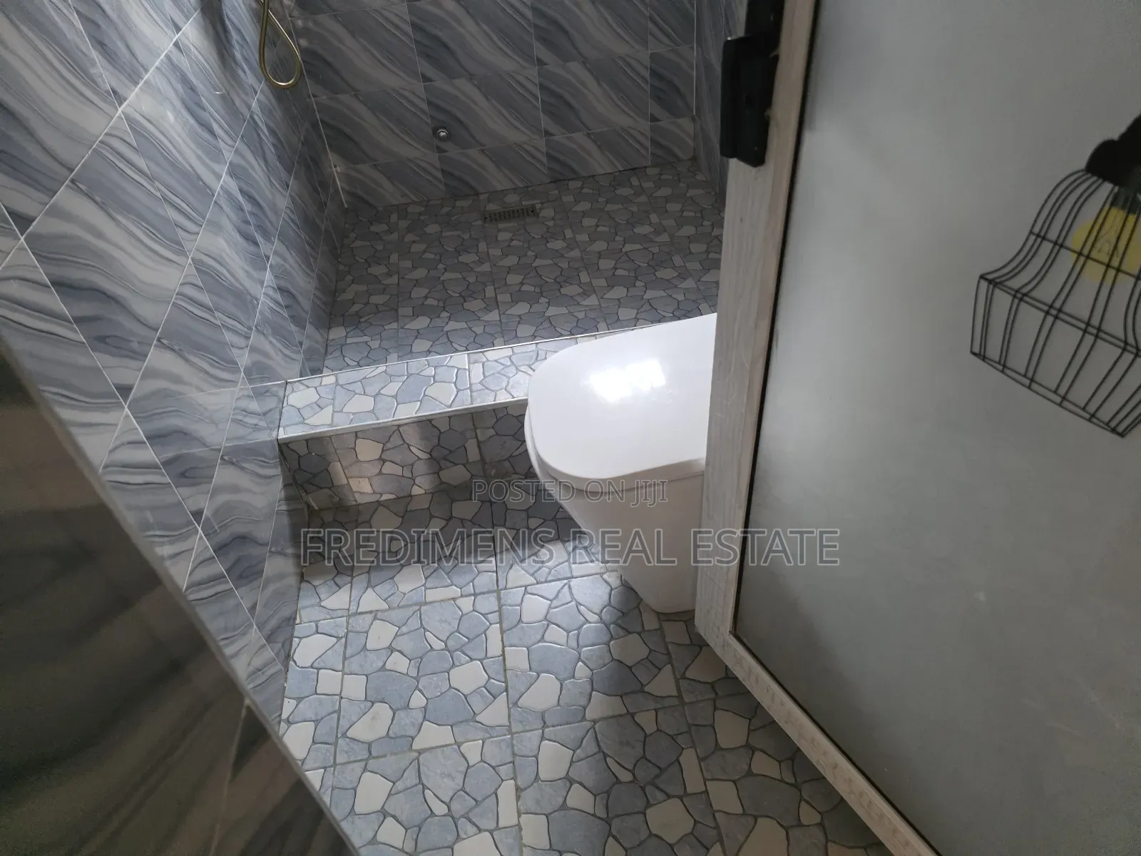 5bdrm Apartment in Fredimens Real, Kumasi Metropolitan for sale