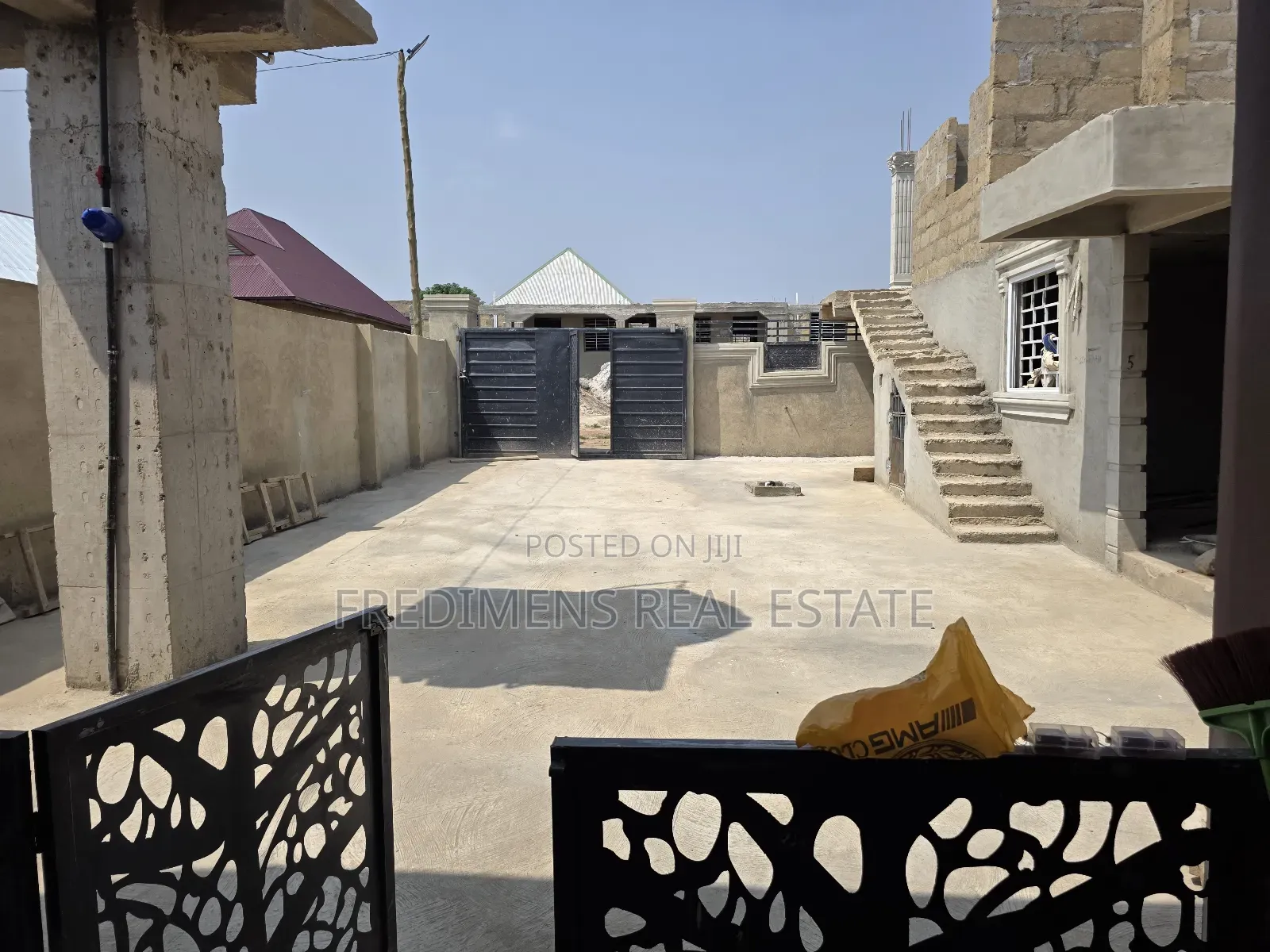 5bdrm Apartment in Fredimens Real, Kumasi Metropolitan for sale