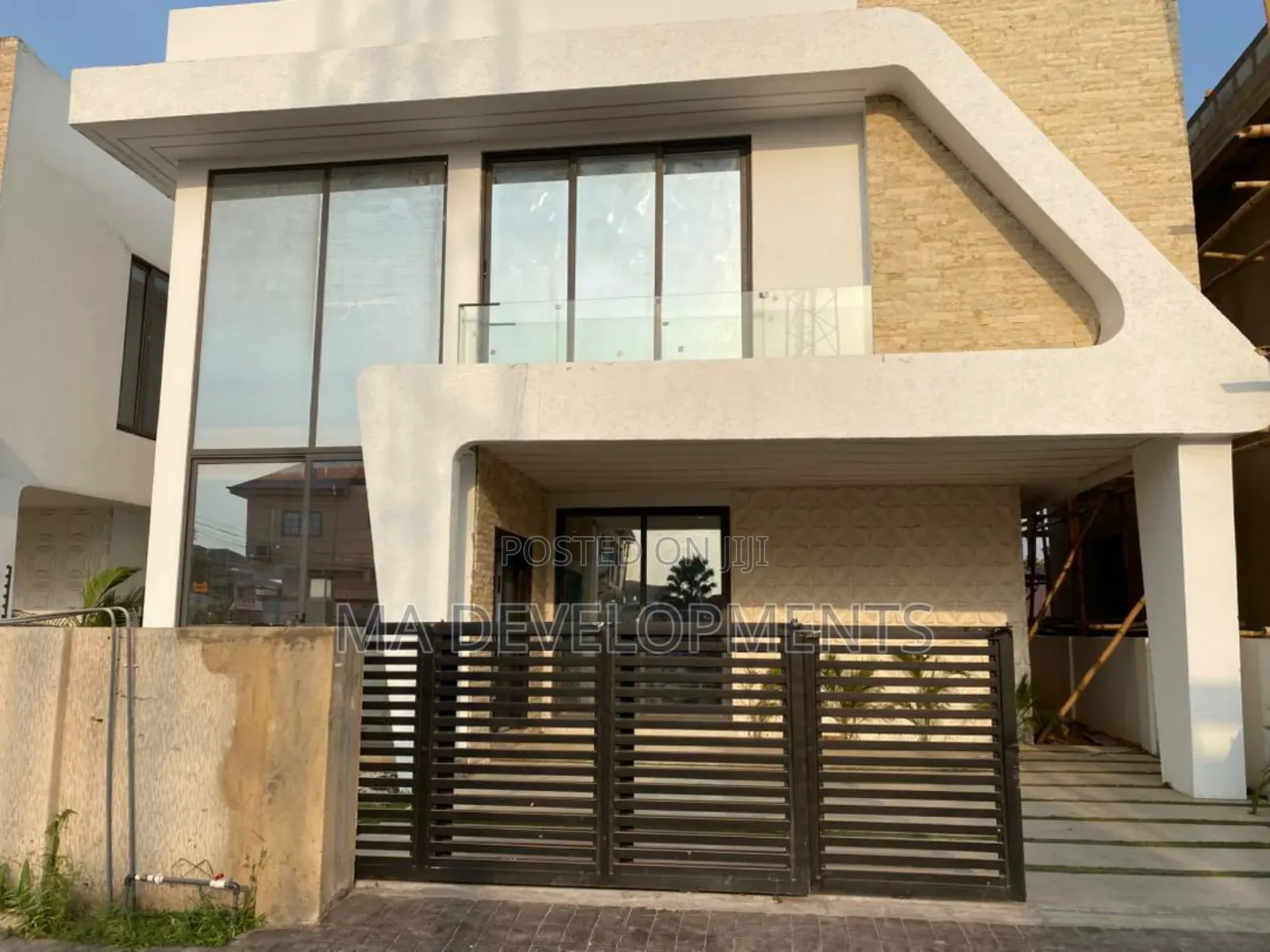 3bdrm Duplex in Madev Realty, Achimota for sale