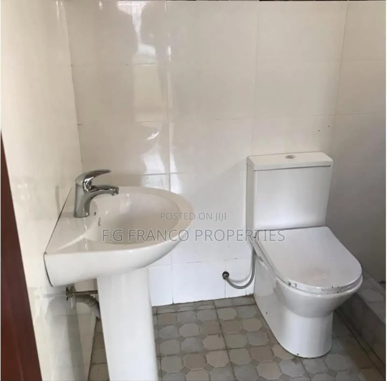 4bdrm House in Kg.Franco Properties, Nungua for sale