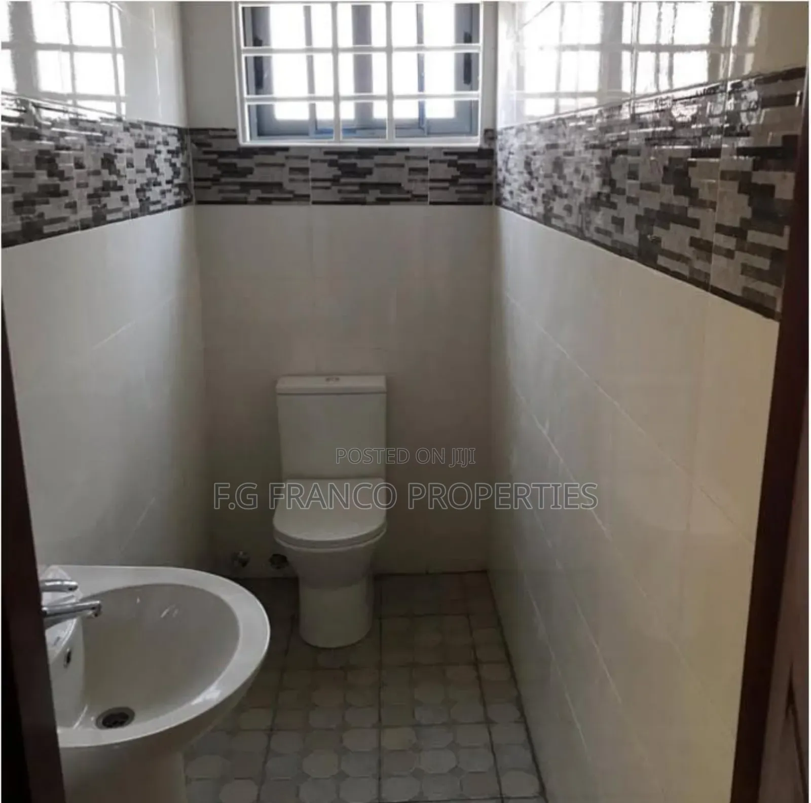 4bdrm House in Kg.Franco Properties, Nungua for sale