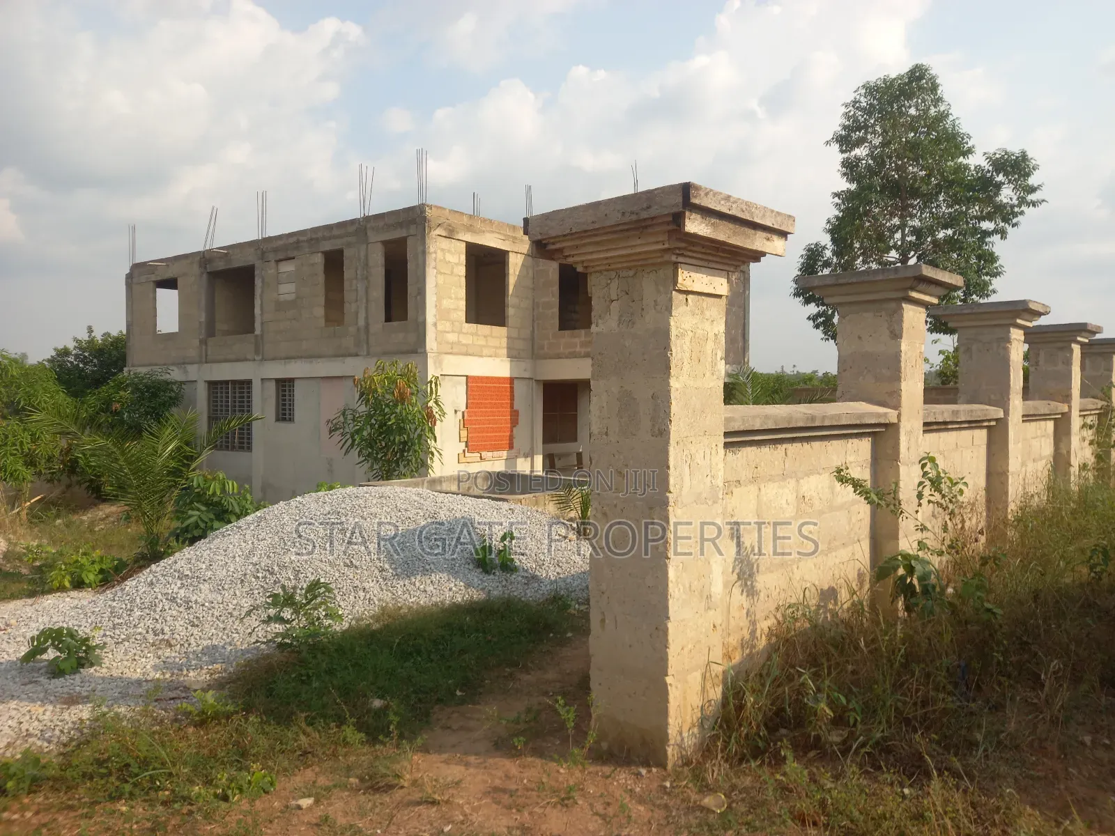 9bdrm House in Sewua, Kumasi Metropolitan for sale