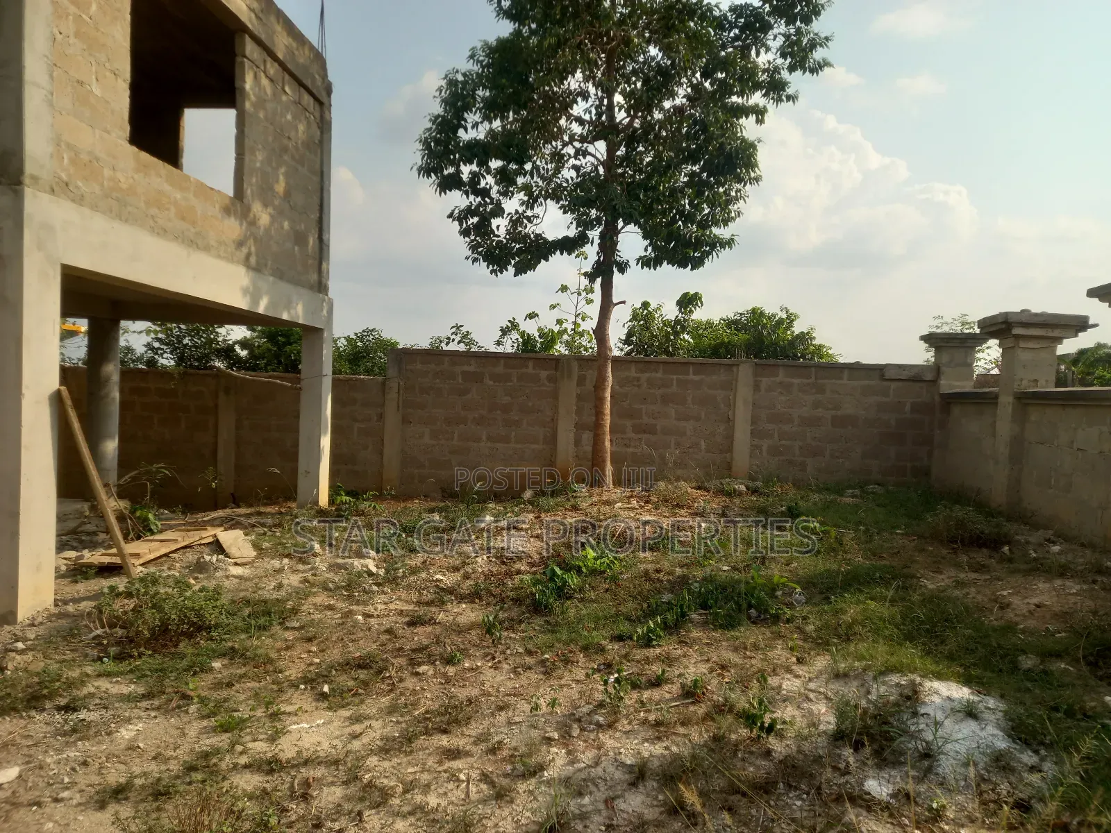 9bdrm House in Sewua, Kumasi Metropolitan for sale