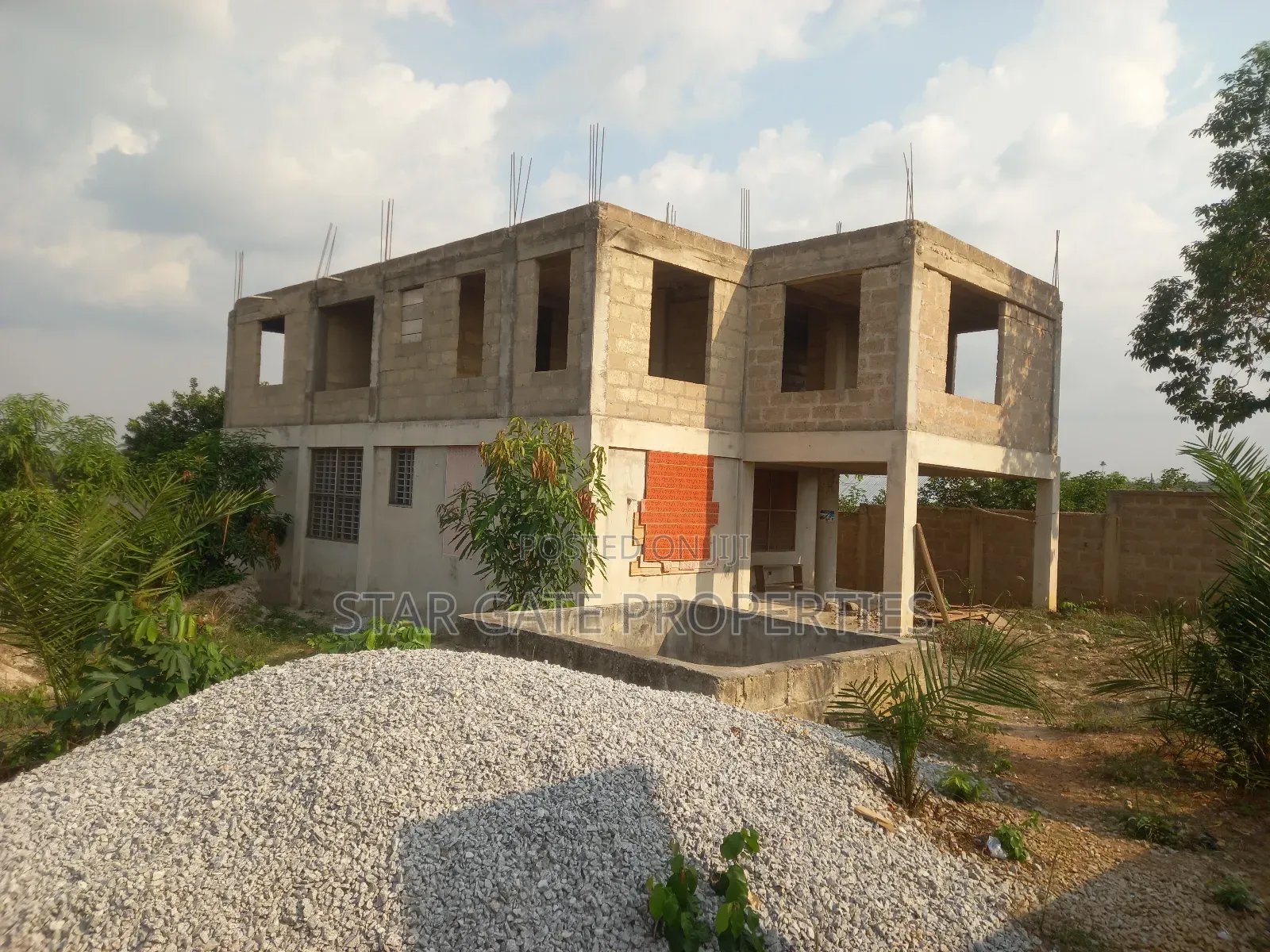9bdrm House in Sewua, Kumasi Metropolitan for sale
