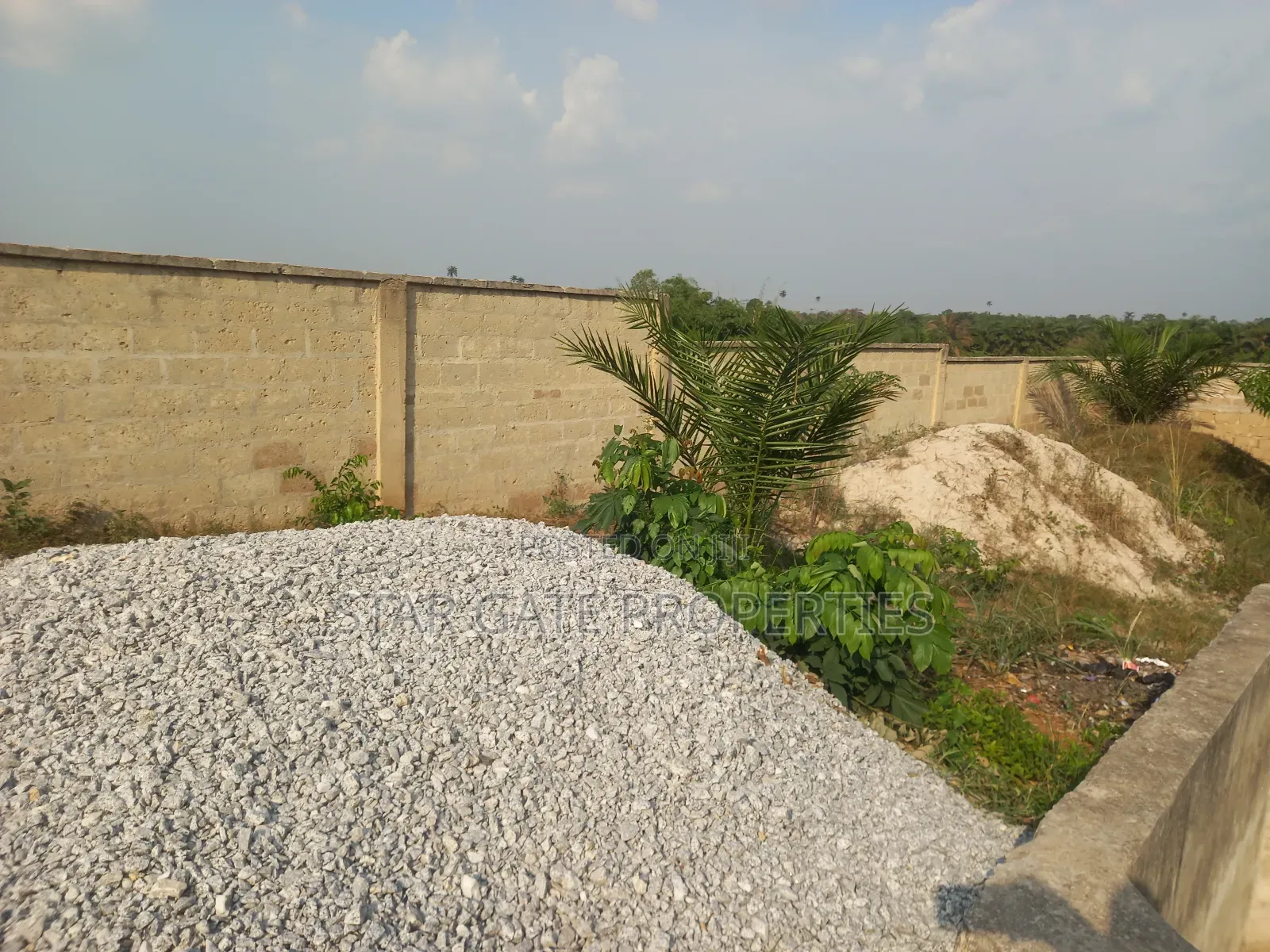 9bdrm House in Sewua, Kumasi Metropolitan for sale
