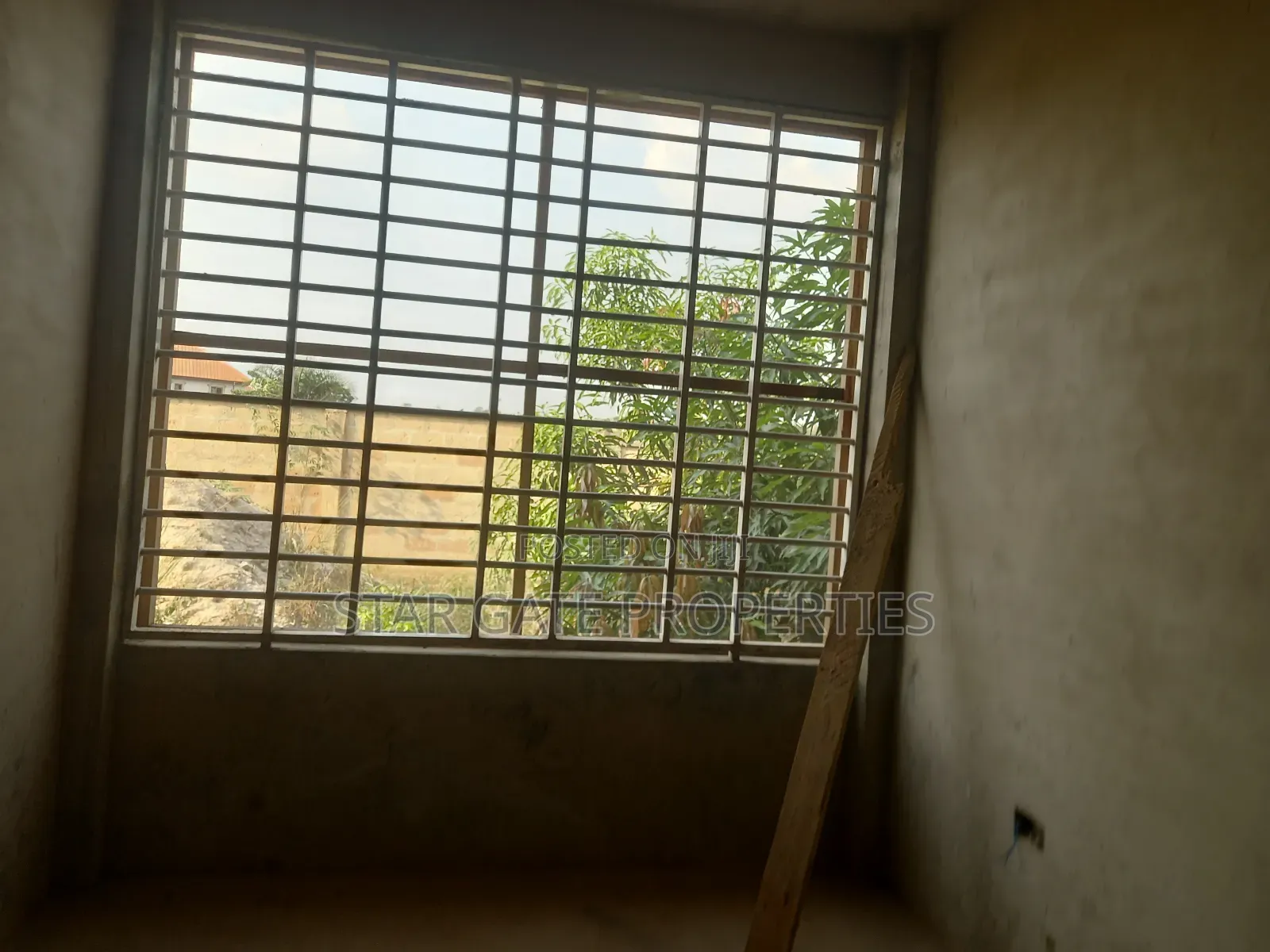 9bdrm House in Sewua, Kumasi Metropolitan for sale