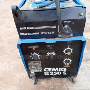 Used Mig 250s Industrial Welding Machine From Italy