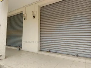 Spacious Shop at Adenta