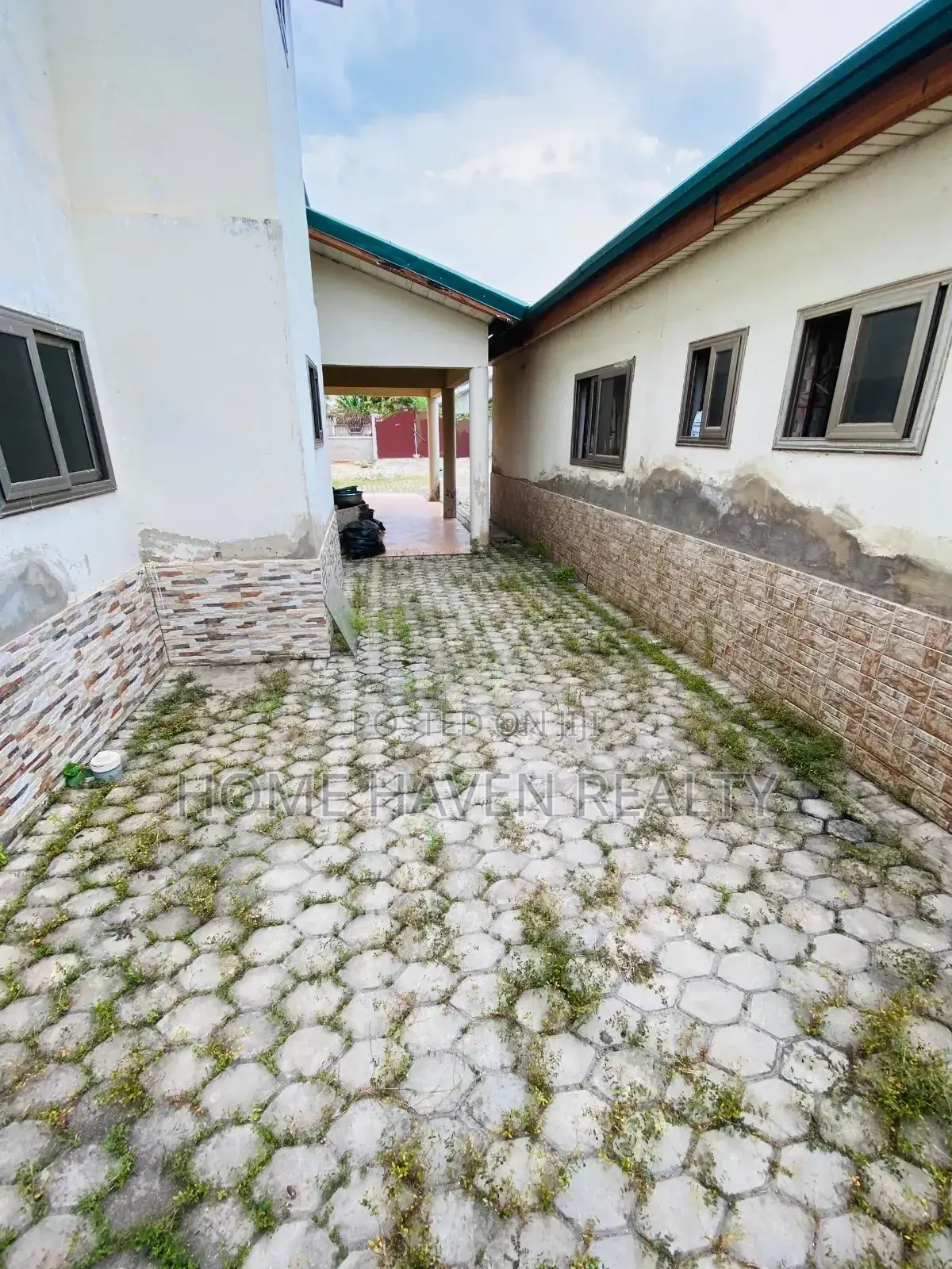 5bdrm House in Westland for rent