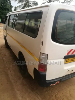 Nissan Caravan (Urvan) 2012 White