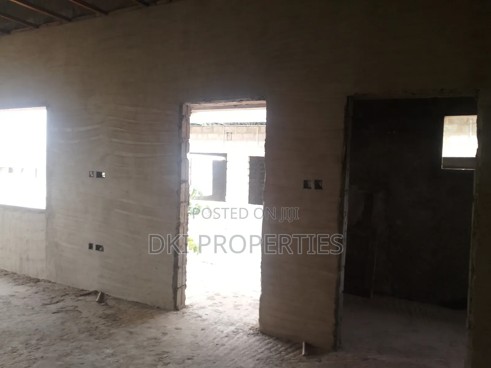 4bdrm House in Dki Properties, Tema Metropolitan for sale