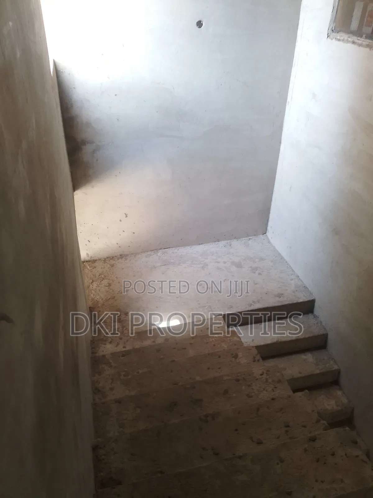 4bdrm House in Dki Properties, Tema Metropolitan for sale