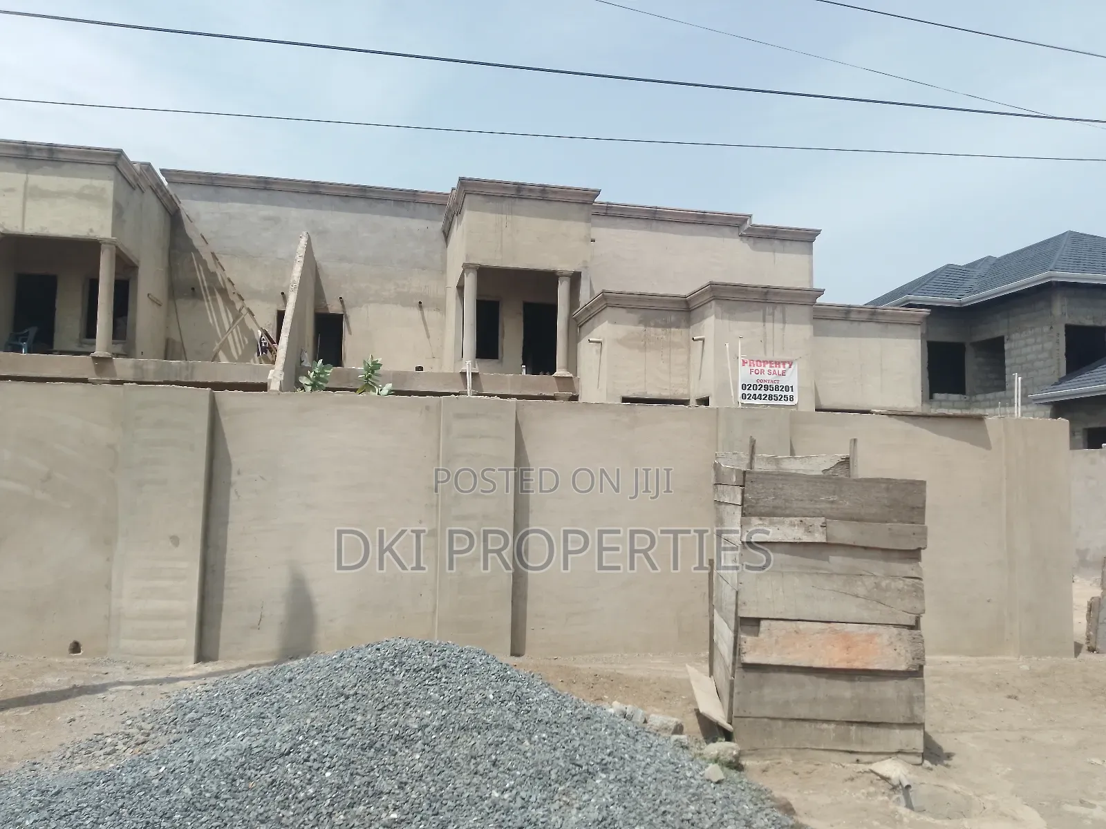 4bdrm House in Dki Properties, Tema Metropolitan for sale