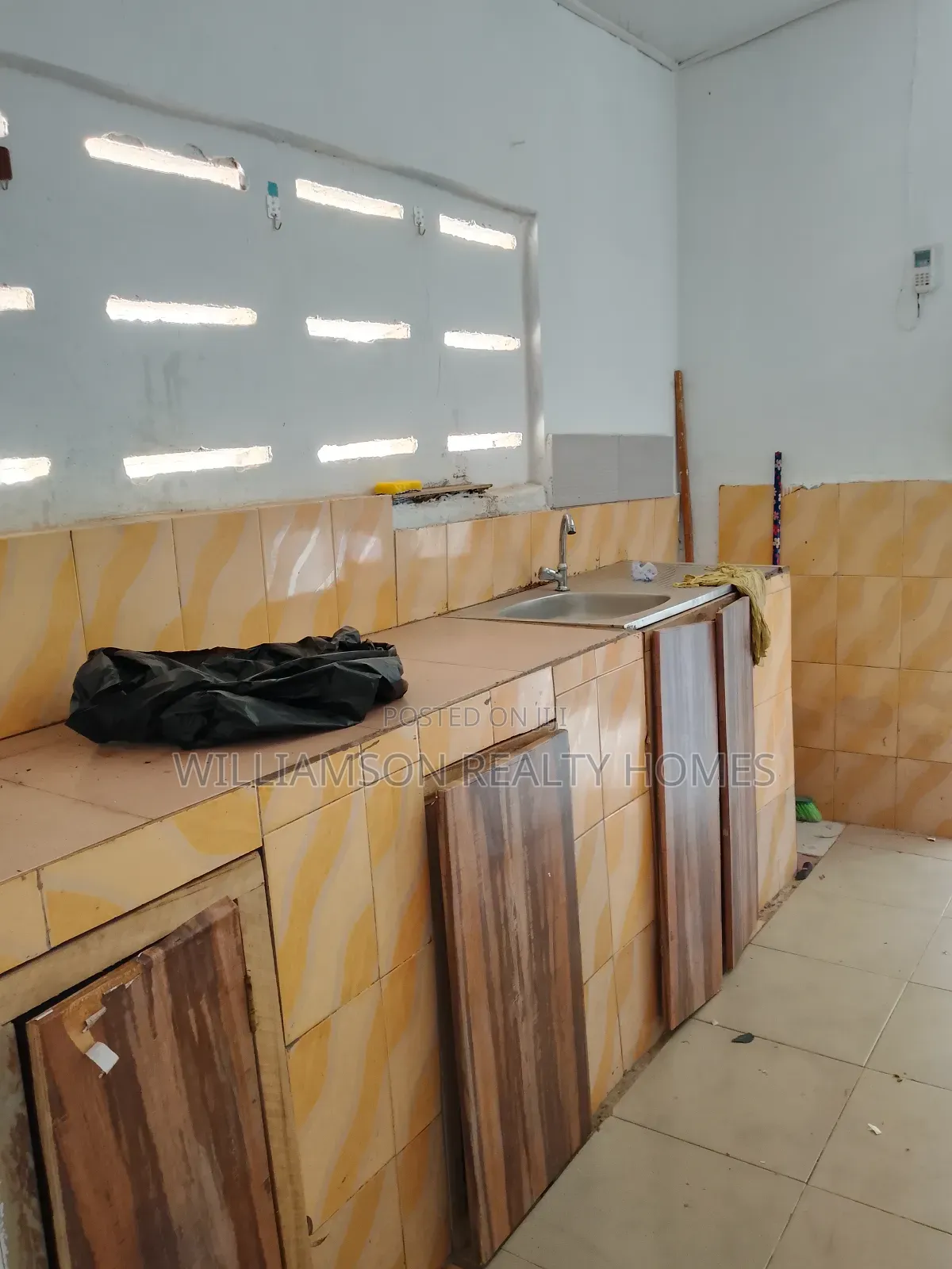 1bdrm Apartment in Regimanuel Estate, Spintex for rent