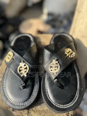 Black Leather Borga Ahenema/ Chawchaw Slippers