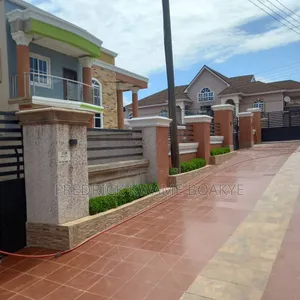 4bdrm House in Brother K Estate, Kumasi Metropolitan for sale