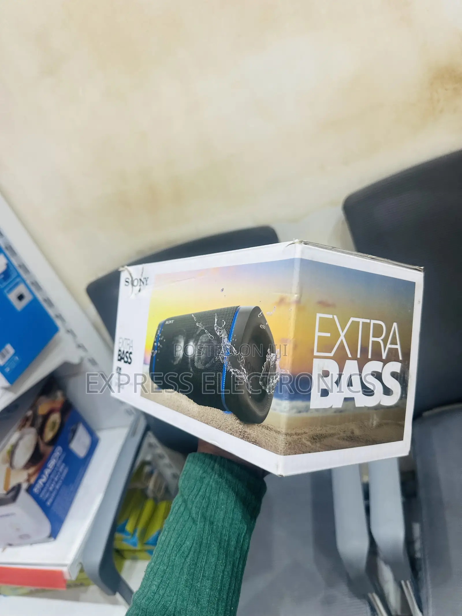 Water Resistance Bluetooth Speaker Sony SRS-Xb33.