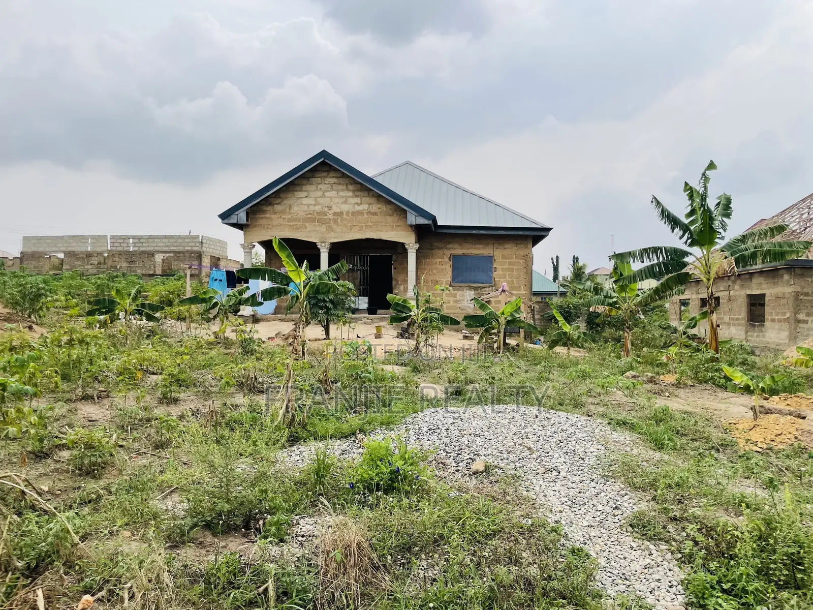 3bdrm House in Kasoa for sale