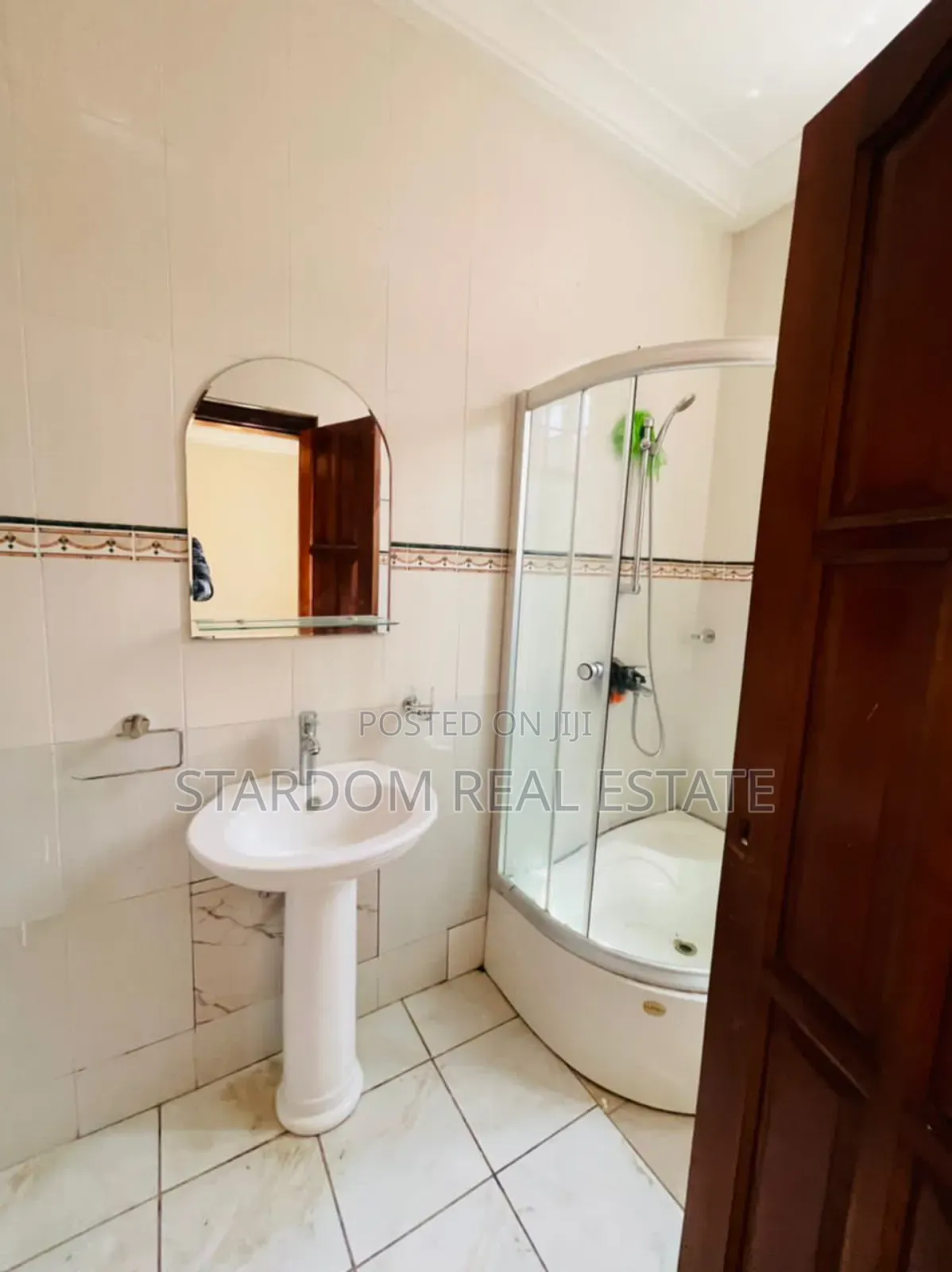5bdrm Duplex in Trasacco, East Legon for rent