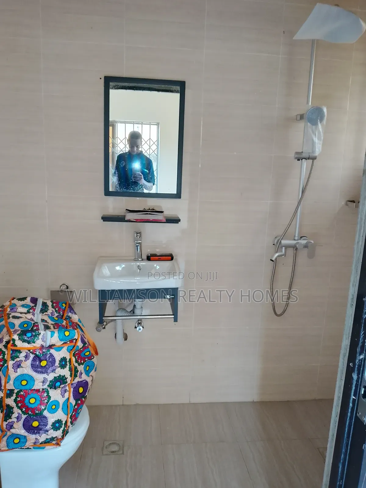 2bdrm Apartment in Community 18 Area, Spintex for rent