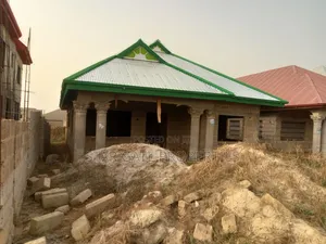 4bdrm House in Adesina, Kumasi Metropolitan for sale