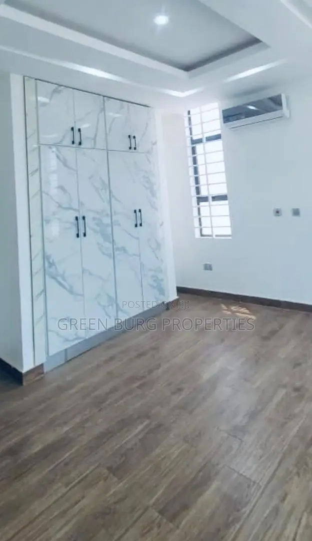 4bdrm House in Green, East Legon for sale