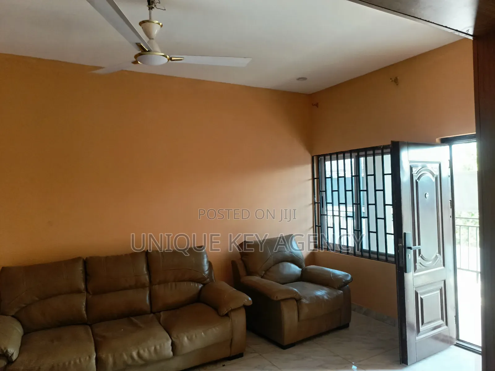 2bdrm Apartment in Unique Key Agency, Baatsona Total for rent