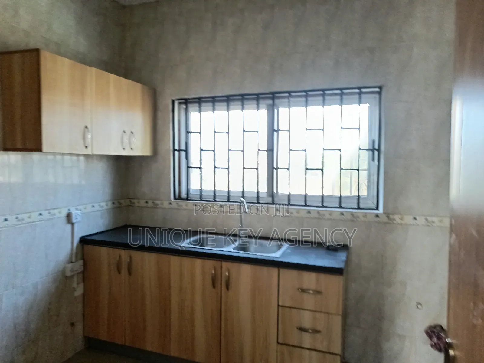 2bdrm Apartment in Unique Key Agency, Baatsona Total for rent