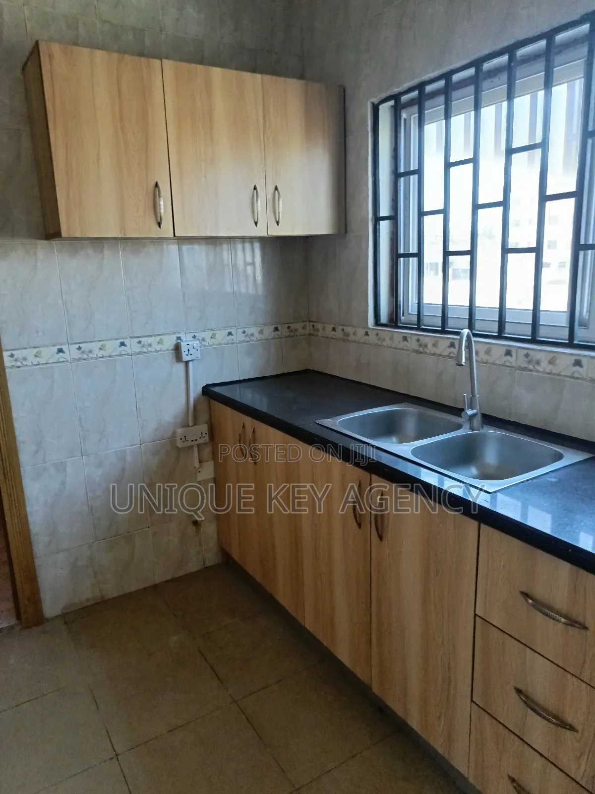2bdrm Apartment in Unique Key Agency, Baatsona Total for rent