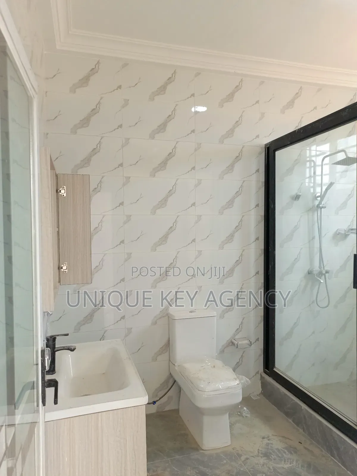 4bdrm Duplex in Unique Key Agency, Spintex for sale