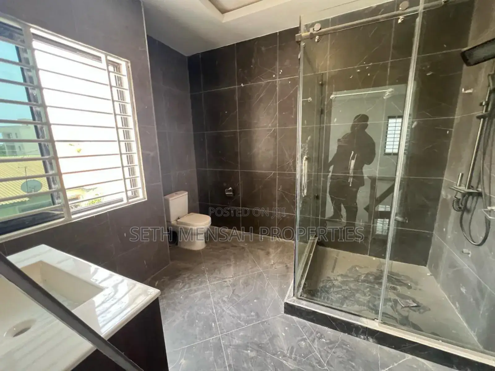 3bdrm House in Skm Properties, Spintex for sale
