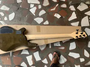 Acl Active 5-String Bass Guitar ( Green)