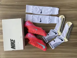 Original Football Boot With Accessoires at Cool Price