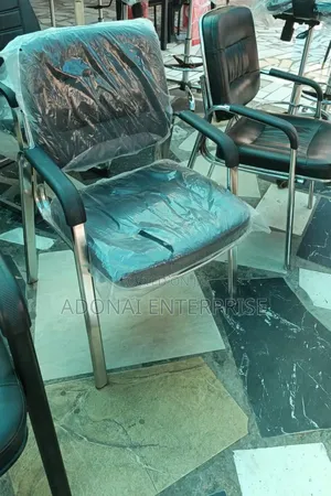 Leather Visitors Chair Cgf465