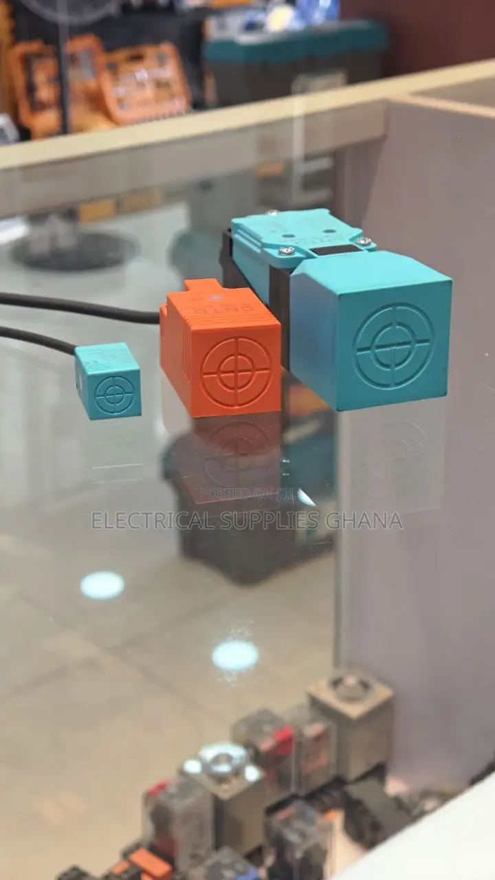 Square Inductive Proximity Sensor for Industrial Automation