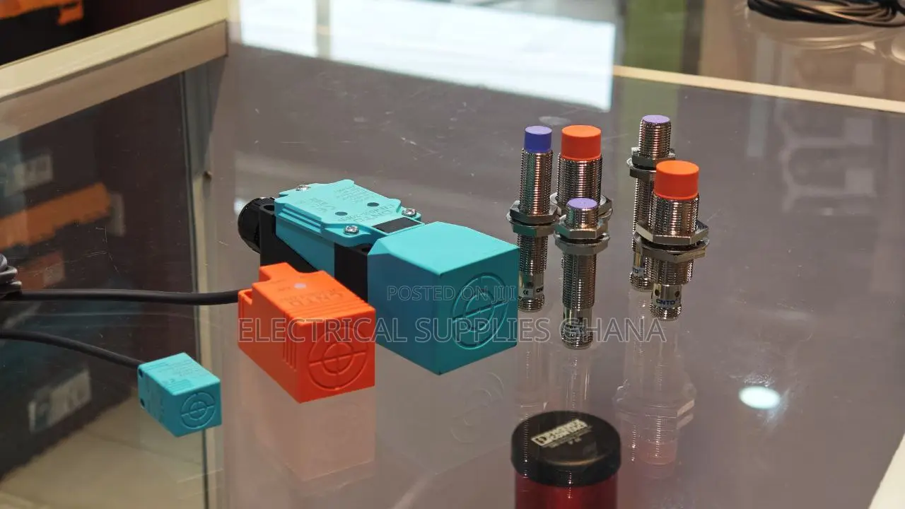 Square Inductive Proximity Sensor for Industrial Automation