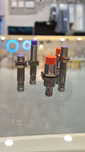 Cylindrical Inductive Proximity Sensor for Automation