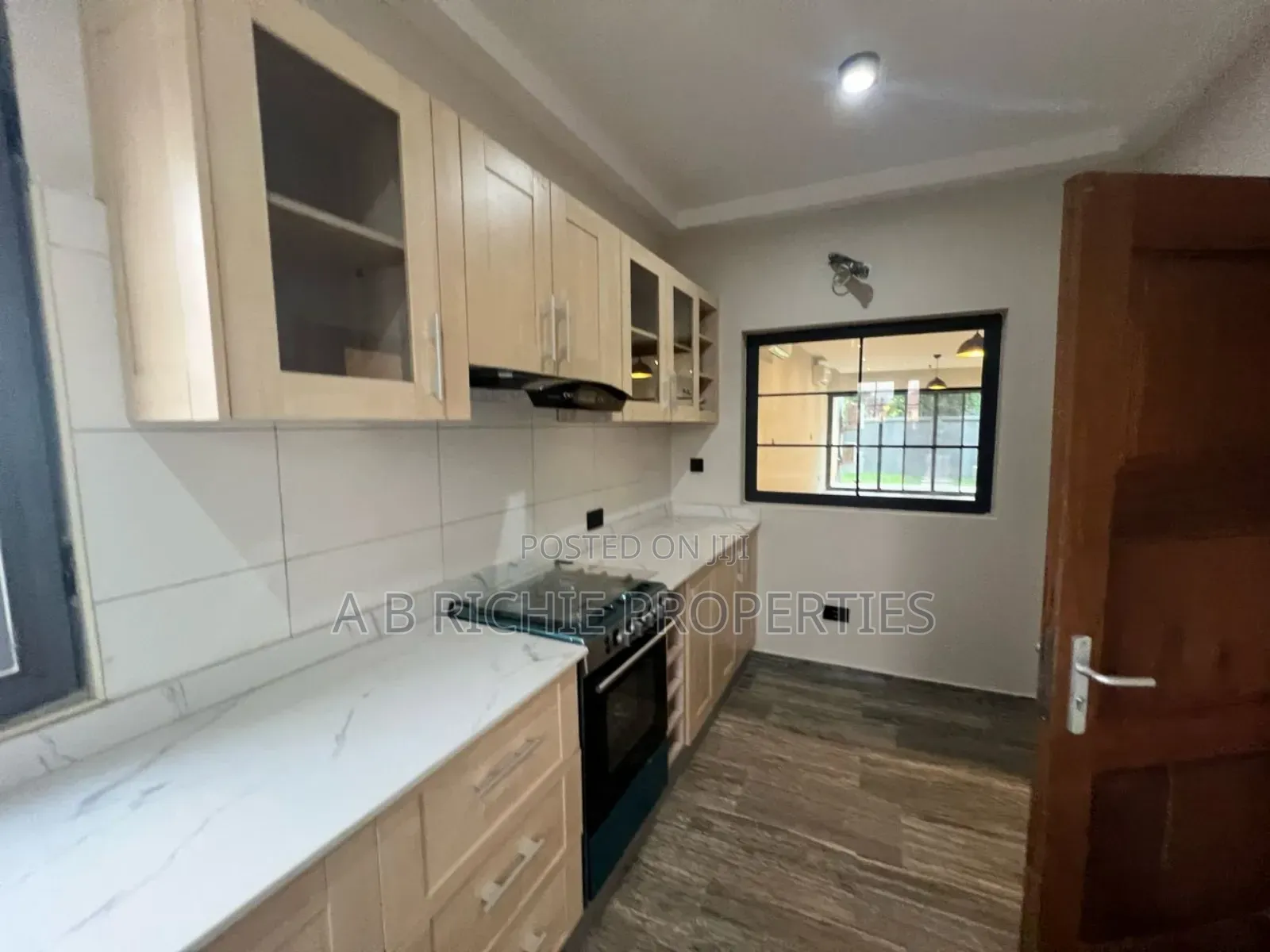 3bdrm Townhouse / Terrace in Ab Richie Properties, Tema Metropolitan