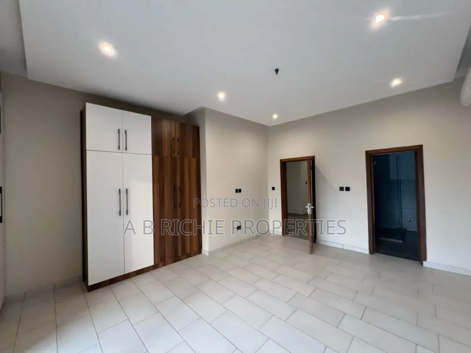 3bdrm Townhouse / Terrace in Ab Richie Properties, Tema Metropolitan