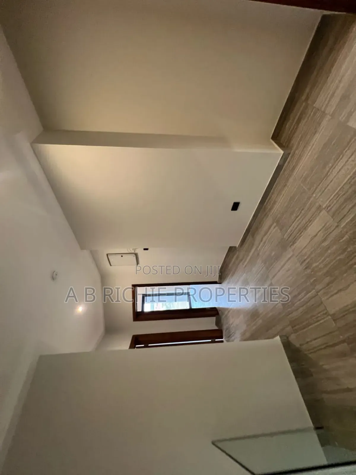 3bdrm Townhouse / Terrace in Ab Richie Properties, Tema Metropolitan