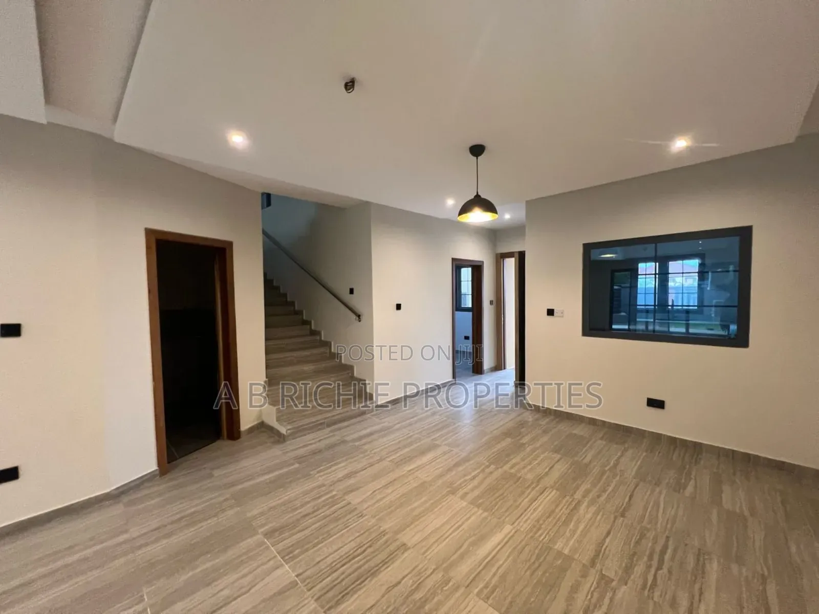 3bdrm Townhouse / Terrace in Ab Richie Properties, Tema Metropolitan