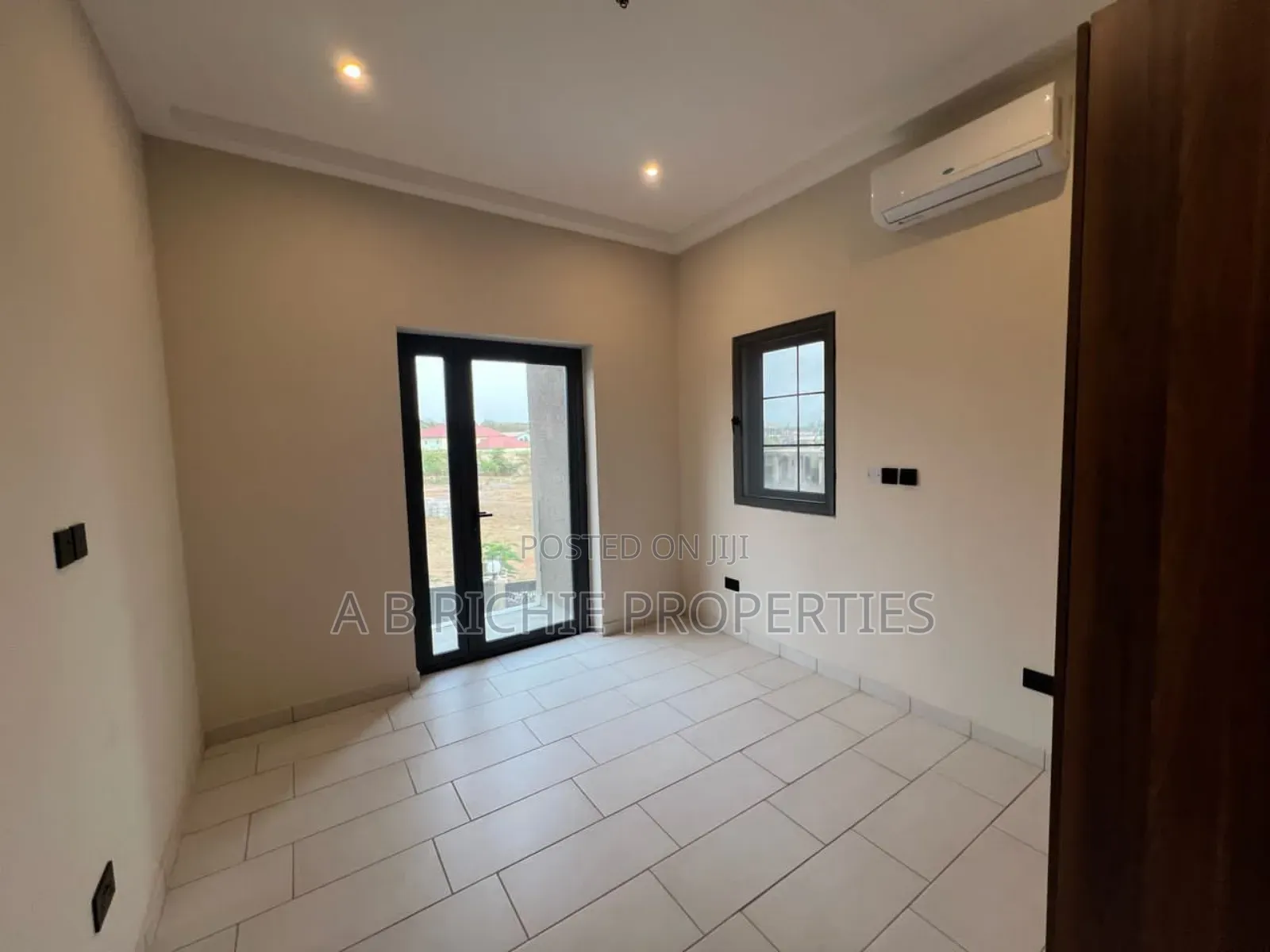 3bdrm Townhouse / Terrace in Ab Richie Properties, Tema Metropolitan