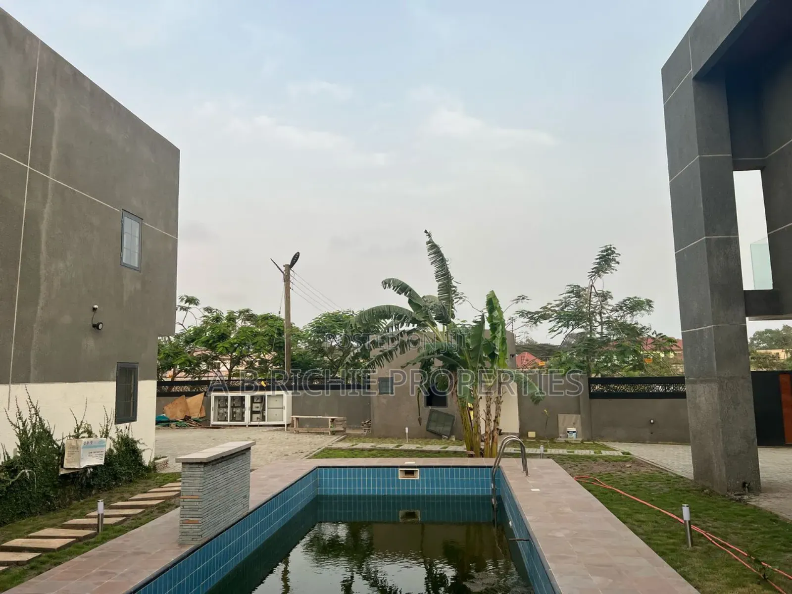 3bdrm Townhouse / Terrace in Ab Richie Properties, Tema Metropolitan