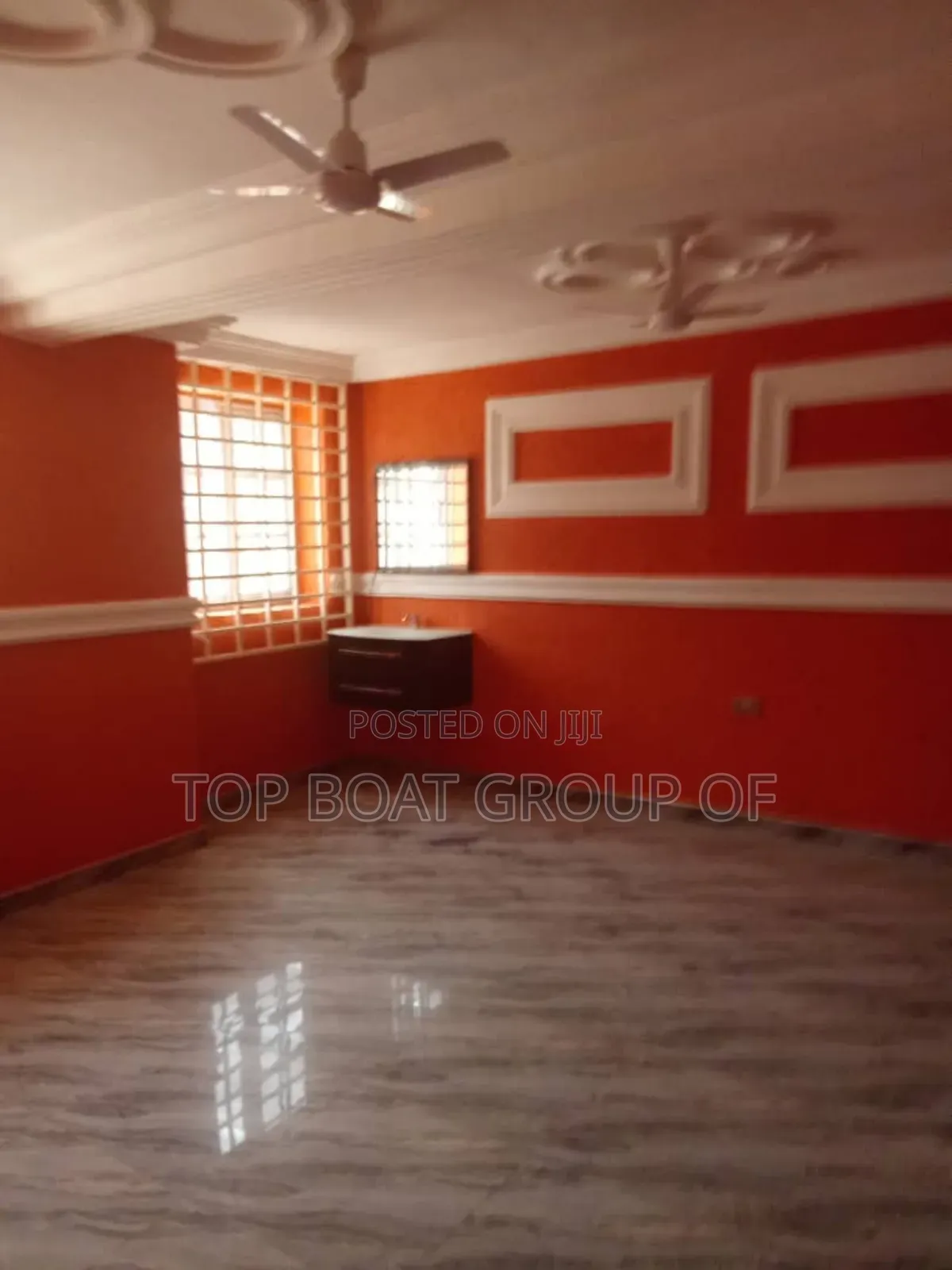 7bdrm House in Top-Boat Estate, Kumasi Metropolitan for sale