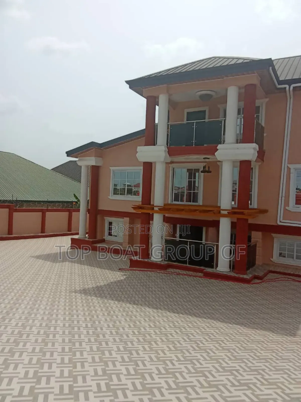 7bdrm House in Top-Boat Estate, Kumasi Metropolitan for sale