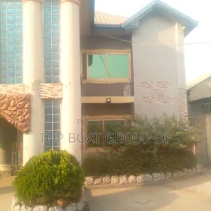 6bdrm House in Top-Boat Estate, Kumasi Metropolitan for sale