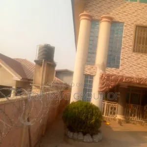 6bdrm House in Top-Boat Estate, Kumasi Metropolitan for sale