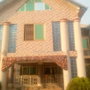 6bdrm House in Top-Boat Estate, Kumasi Metropolitan for sale