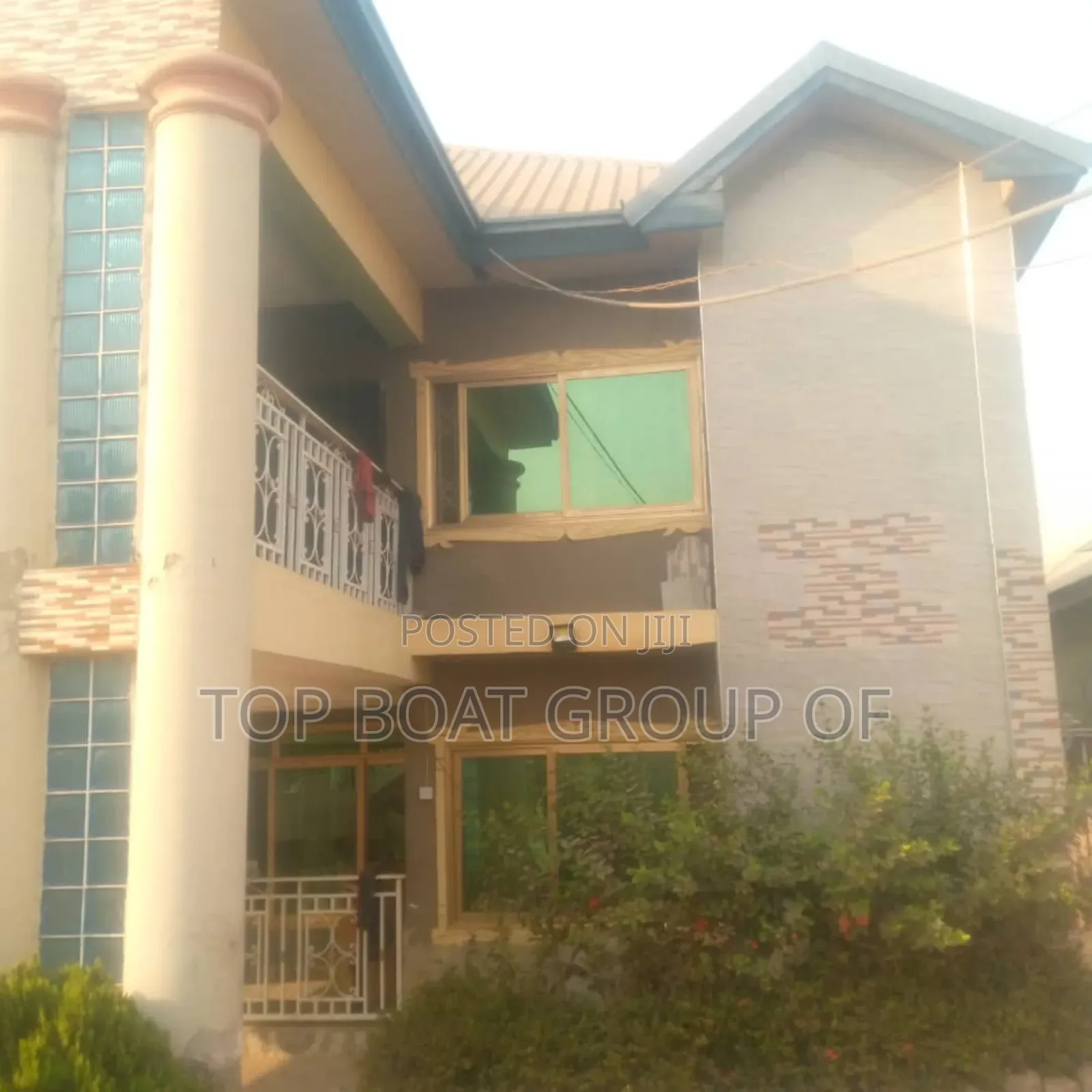 6bdrm House in Top-Boat Estate, Kumasi Metropolitan for sale